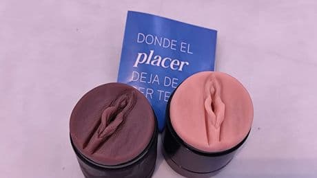 Dentro del primer taller de masturbación femenina de España: "Con esto vais a flipar"