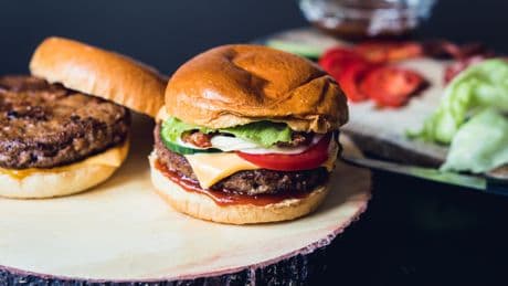 Grill-Profi erklärt: Sieben Tricks machen Ihre Burger richtig saftig