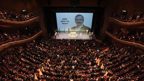 Sırrı Süreyya Önder, İstanbul'da son yolculuğuna uğurlandı