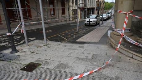 Aparece muerto con un golpe en la cabeza en mitad de una calle de Irún