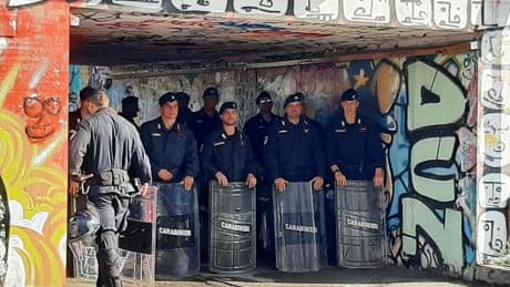 Milano, sgomberato il Leoncavallo. Dopo 31 anni vince la legalità