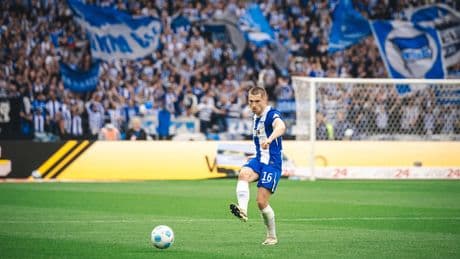 „Jede Minute mit euch geliebt!“ - In BILD verabschiedet sich Kenny von Herthas Fans