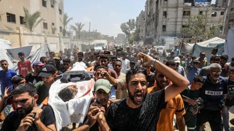 El doble impacto: la táctica militar con la que Israel ha agravado los efectos del ataque en el hospital Nasser de Gaza