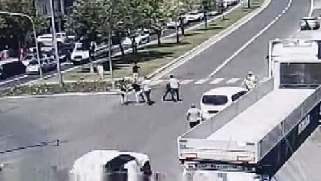Trafikte ‘Niye yavaş gidiyorsun’ kavgası