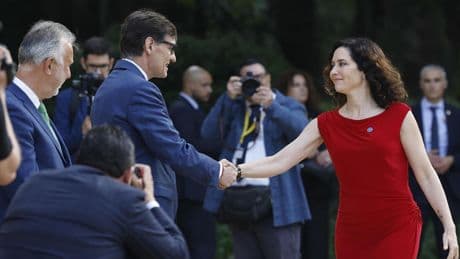 Ayuso abandona la Conferencia de Presidentes por el uso de idiomas oficiales distintos al español