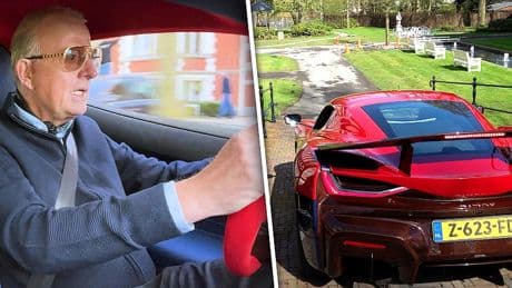 Perridon rijdt schade in peperdure stekkerauto: ‘Achteruit!’_duplicated