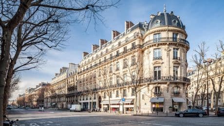 Une panne de courant plonge brièvement des milliers de Parisiens dans le noir
