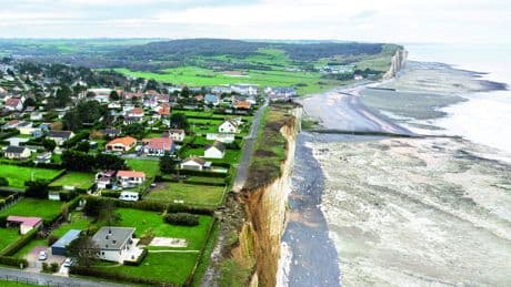 Érosion côtière, tempêtes... En France, des milliers de maisons sont menacées par le changement climatique