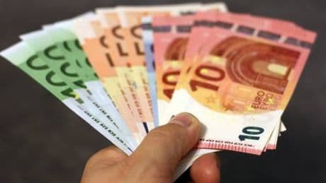 Sai riconoscere una banconota falsa? Ecco il metodo della Bce