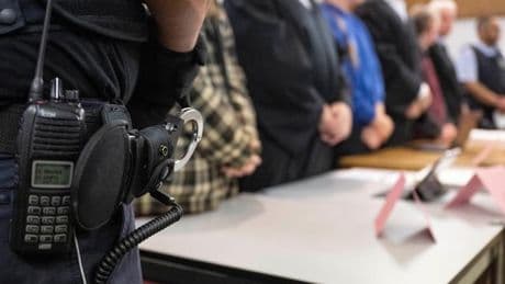 Prozess in Mosbach: Bewährung für Reichsbürgerfamilie wegen Waffen- und Drogenbesitz