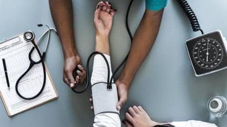 Abusi su nove pazienti: medico di guardia condannato a 10 anni di carcere