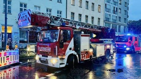Berlin: Atelier in Kreuzberg brennt – Bewohner retten sich vor Flammen