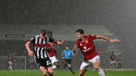 Englischer Ligapokal: Viertligist Grimsby Town blamiert Manchester United im Pokal