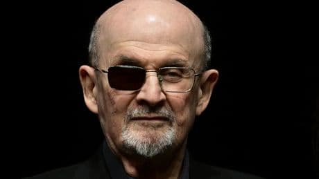 Salman Rushdie: 25 ans de prison pour l’homme qui a poignardé l'écrivain en 2022