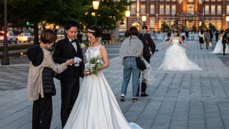 Le nom unique dans les couples mariés, pratique datée et contestée au Japon
