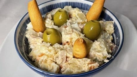 La tasca del Casco Viejo de Bilbao que se mantiene a salvo del 'turisteo' con pintxo estrella y tragos a buen precio