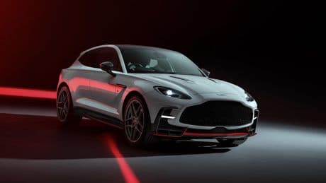 Aston Martin DBX S, Ferrari en ligne de mire