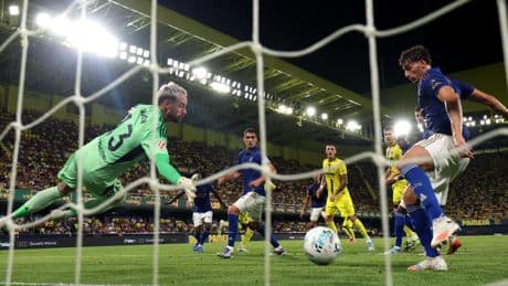 El Villarreal, sin piedad del Oviedo en el regreso carbayón a Primera