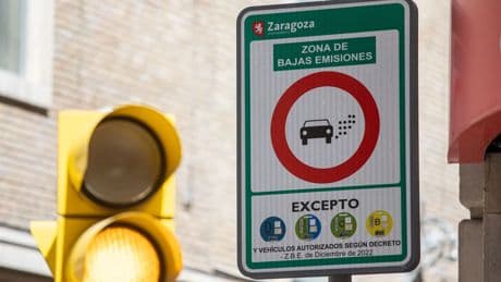 La fecha exacta en la que Zaragoza multará a los coches sin etiqueta por entrar a su ZBE
