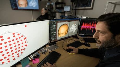 Détruire des tumeurs ou soigner la dépression: le créateur de "Half-Life" et "Counter Strike" se lance comme Elon Musk dans les implants neuronaux