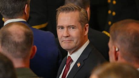 Primera baja en el gobierno Trump: apartado el asesor de seguridad Mike Waltz un mes después del Signalgate
