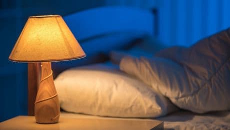 Besser Schlafen: Diese drei Dinge sollten sie aus dem Schlafzimmer entfernen