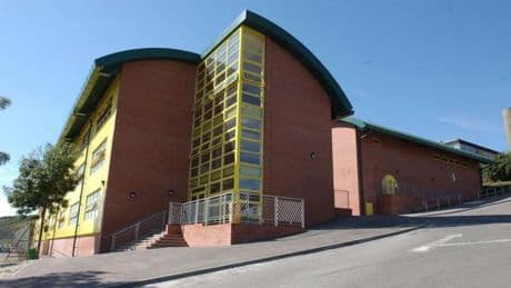 School on lockdown over ‘urgent incident’ with parents told to stay away