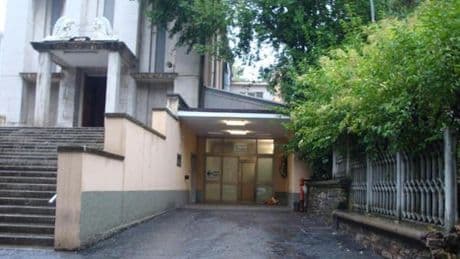 Guasto alle celle frigo dell’obitorio della Spezia: “Situazione grave, è già successo”