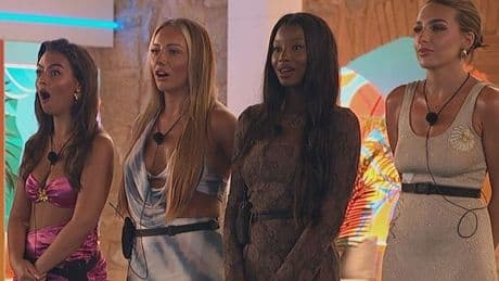 The Love Island stars are using this handheld clothes steamer in the villa – and it’s now 30% off