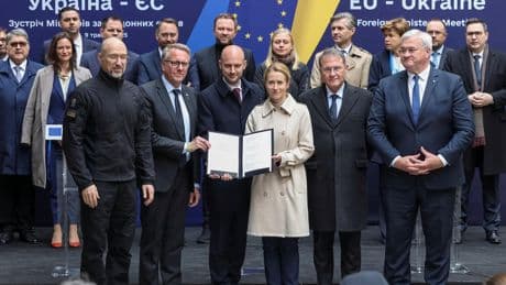 Guerre en Ukraine : Kiev et ses alliés européens approuvent la création d'un tribunal pour juger la Russie