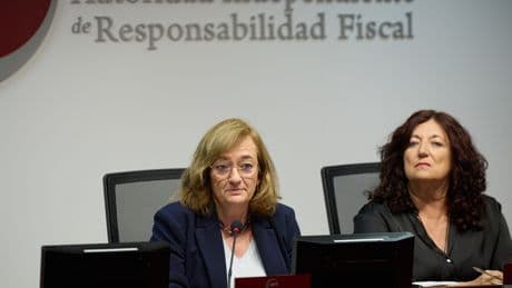Airef alerta de que el plan de rearme del Gobierno "aumenta gasto, déficit y deuda"