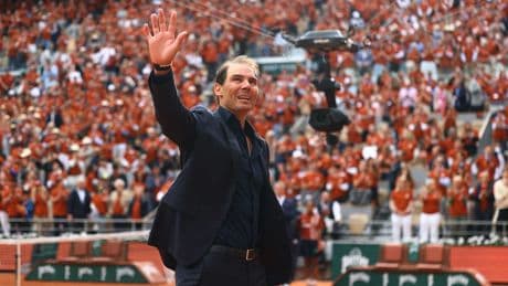 Las lágrimas de Rafa Nadal y una huella para la historia en el bello homenaje de Roland Garros