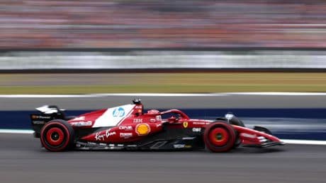 Locura absoluta en Silverstone: cinco gallos por la pole; Alonso, perjudicado por dos banderas rojas