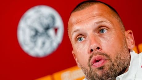 Heitinga duidelijk over speelplan Ajax: 'Willen tegenstanders onder druk zetten'