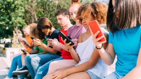 Nach CDU-Vorstoß - Instagram fordert Mindestalter für soziale Medien