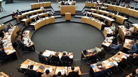 AfD landet in Thüringen bei 37 Prozent – 12 Punkte vor dem Zweitplatzierten, Grüne bei 3 Prozent