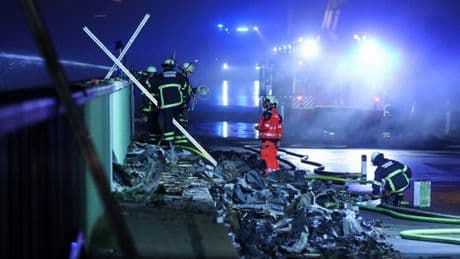 Fünf Verletzte bei Großbrand im Hamburger Hafen