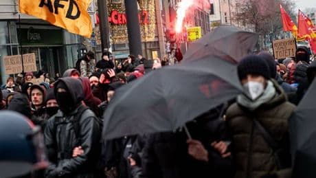 In einem Jahr: Zahl politisch motivierter Straftaten um 40 Prozent gestiegen