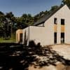 Snel, ecologisch en betaalbaar bouwen: ‘Voor ons is het net een voordeel dat materialen zoal cement en beton duurder worden’