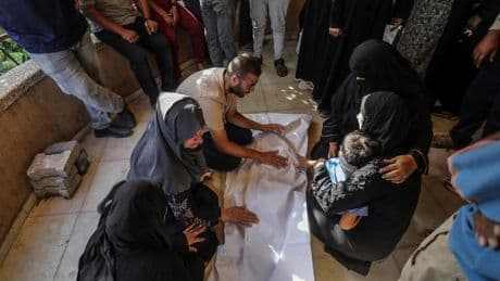 İsrail'in Gazze'ye saldırıları sürüyor: 29'u insani yardım bekleyen 38 Filistinli hayatını kaybetti