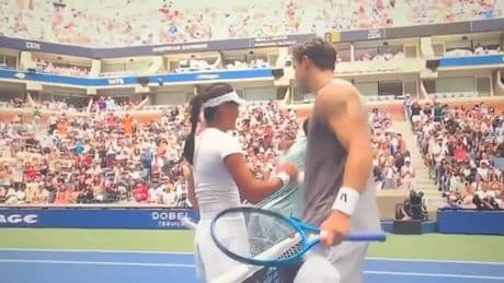 El tenso momento entre Raducanu y Draper delante de Alcaraz que copa el debate del US Open mixto: "Ella rechazó el abrazo"