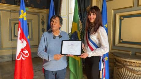 Lyon: Ailton Krenak, militant brésilien pour les droits des peuples autochtones, fait citoyen d'honneur