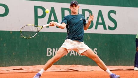 Roland-Garros : folle remontada inachevée, «ambiance de feu»… Comment Valentin Royer a électrisé l’ambiance dominicale