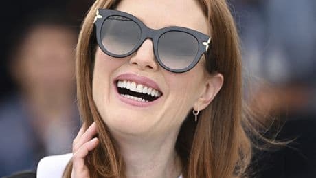Julianne Moore: "He convertido a mis hijos en unos paranoicos de tanto obligarlos a usar crema solar"