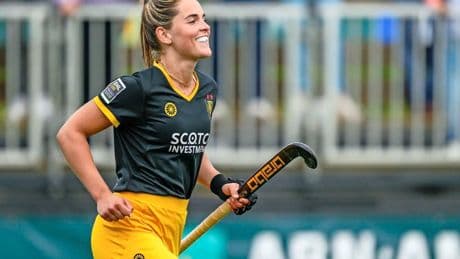 Hockey-international Pien Sanders bevestigt relatie met Oranje Leeuwin Jill Roord: ’Hartstikke verliefd’
