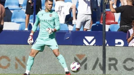 El Almería anuncia la llegada de Andrés Fernández