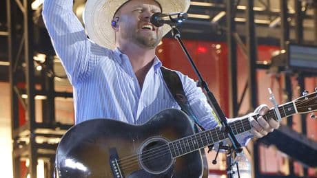 Country singer Cody Johnson forced to stop ‘God Bless America’ performance as violent brawl breaks out