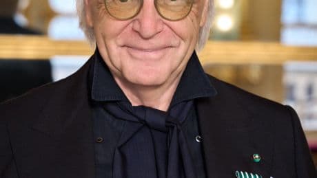 Diego Della Valle insignito a Parigi del titolo di Chevalier de l’Ordre des Arts et des Lettres