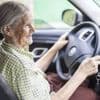 Conduite chez les seniors : « L’âge seul ne justifie pas son arrêt », selon une gériatre