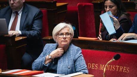 "Zéro polémique" et peu de soutiens... Catherine Vautrin succèdera-t-elle à François Bayrou?